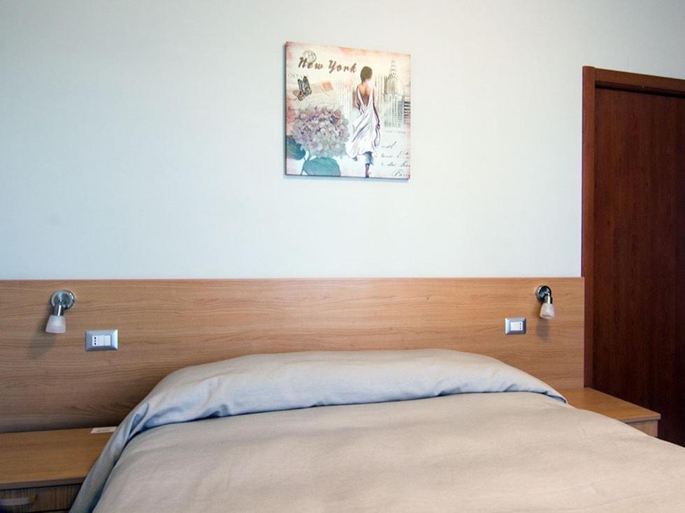 לינה וארוחת בוקר Picinisco Chez Nous חדר תמונה